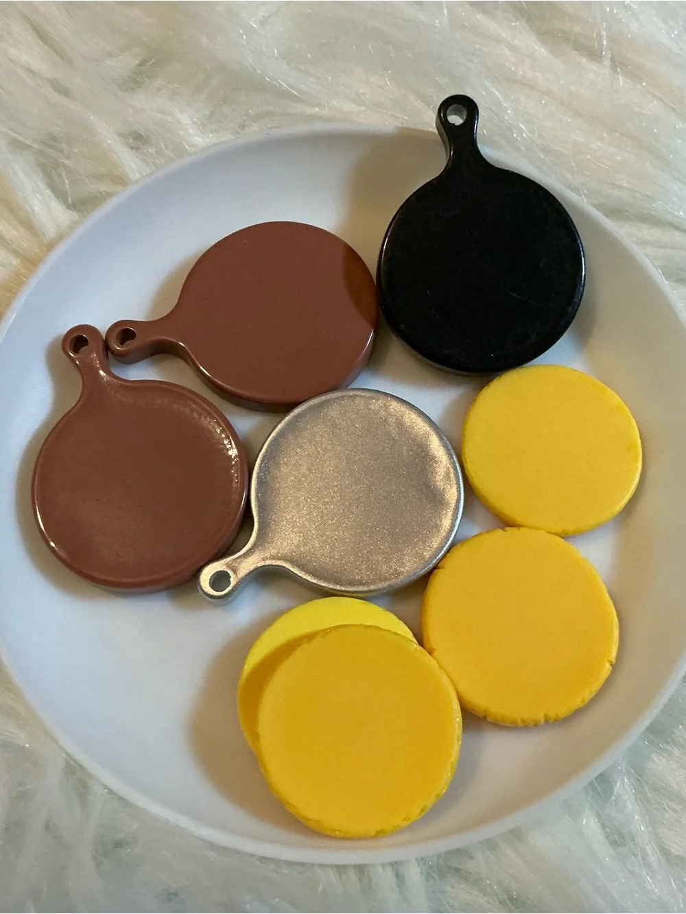 8pc miniature pizzas and oven pans dollhouse accessories